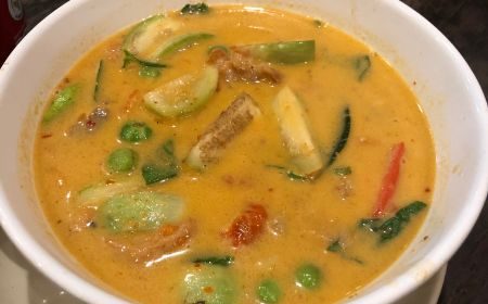 bowl of thai coconut soup